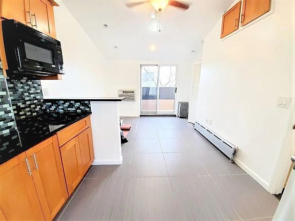 5th image of 643 6th Ave Floor 3