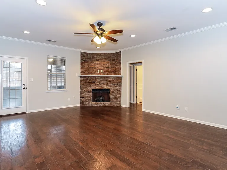 2936 Boffin Dr — Photo 2
