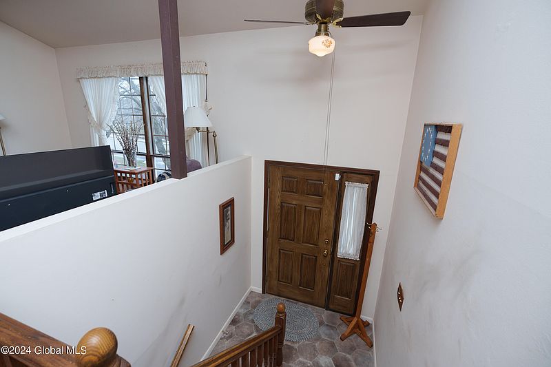 3rd image of 14 Stonington Hill Road