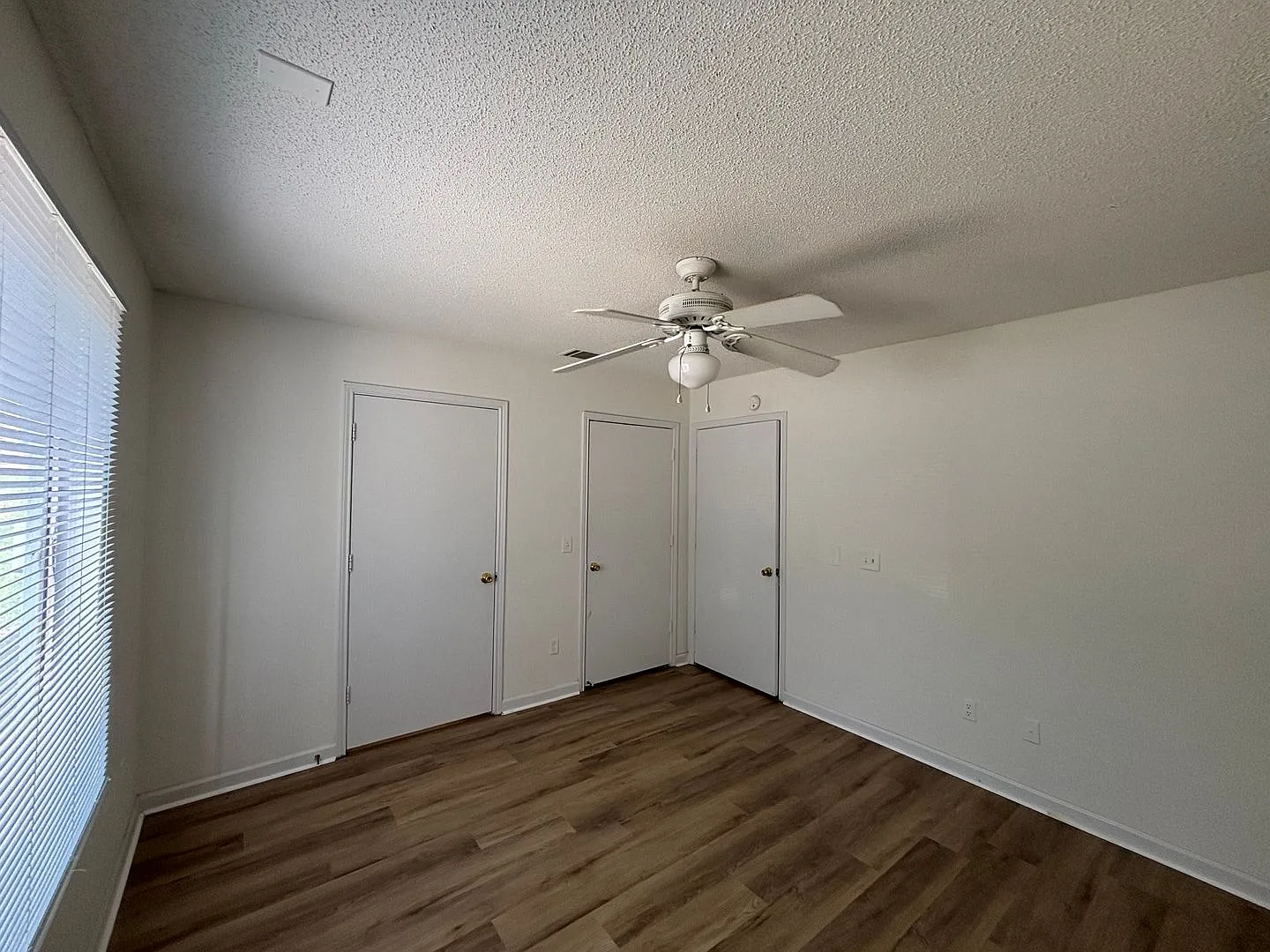4 Bedrooms | 4 Private Bathrooms | Great NCSU Location | Community Pool | Free Parking | Wolfline... — Photo 4