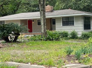 1133 W Cherokee Gln, Ocean Springs, MS 39564