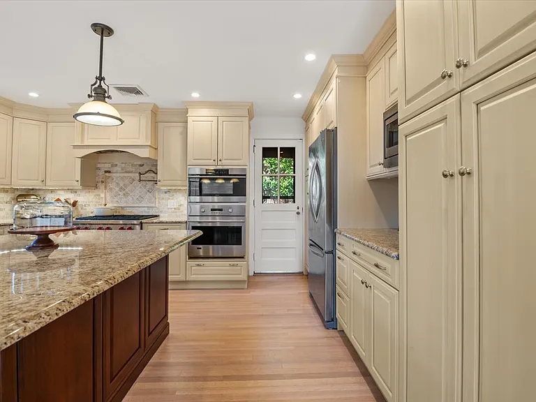 12 Hampton Rd — Photo 10