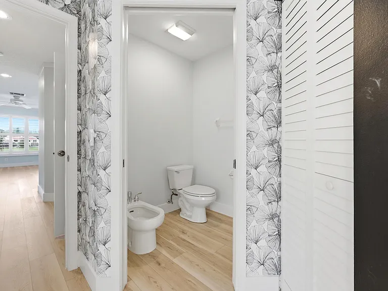 2 Monterey Pointe Dr — Photo 25