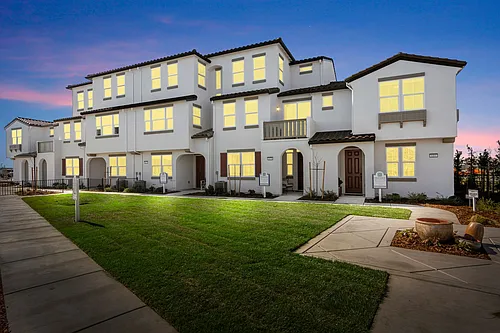 Spacious Townhomes in Provence at Natomas Photo 1