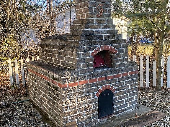 5th image of 202 Ironwood St SW