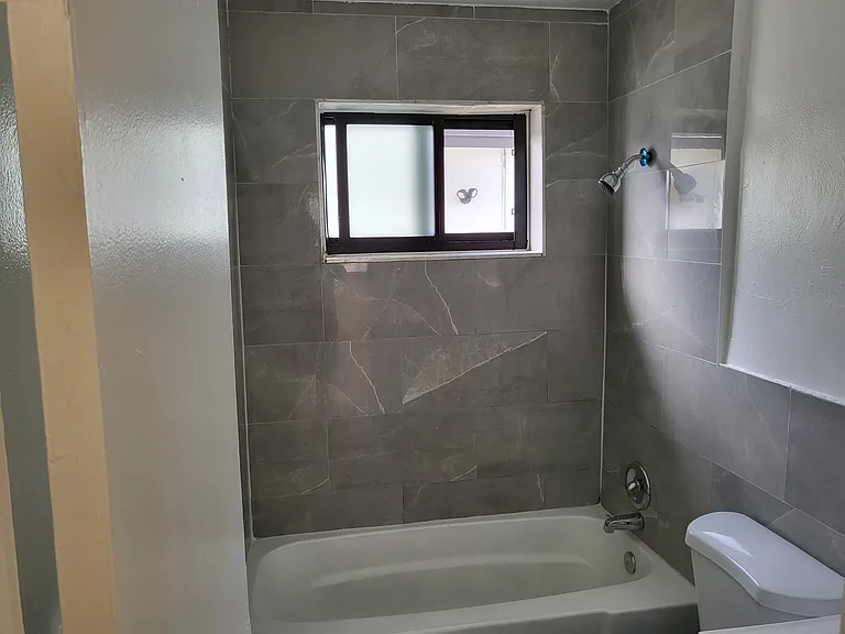 308 NW 5th Ter #1 — Photo 11