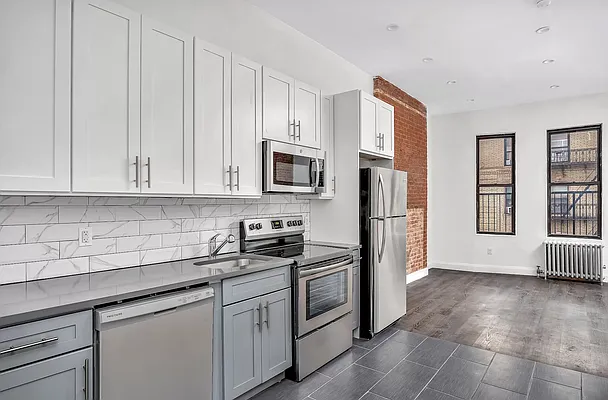 Rented by Imperial Property Advisers | media 7