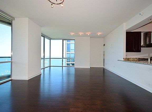 3rd image of 1201 S Prairie Ave APT 5203