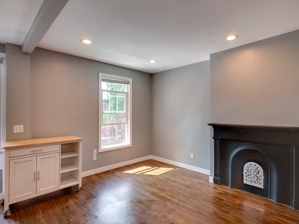 475 Van Buren Street image 2 of 6