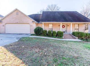 2202 Julie Ann Ln, Paragould, AR 72450