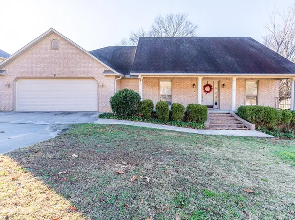 2202 Julie Ann Ln, Paragould, AR 72450
