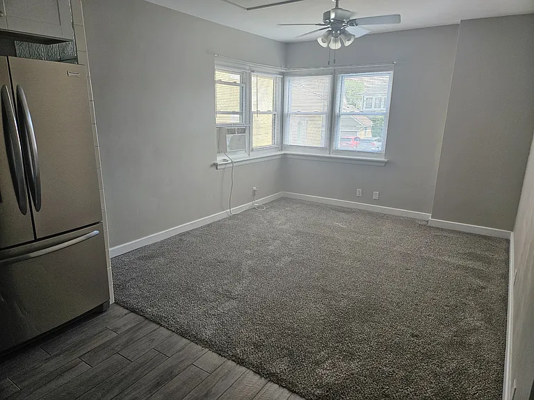 105 E North St #4 — Photo 5