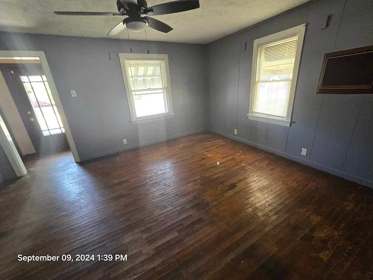 715 N Main St — Photo 7