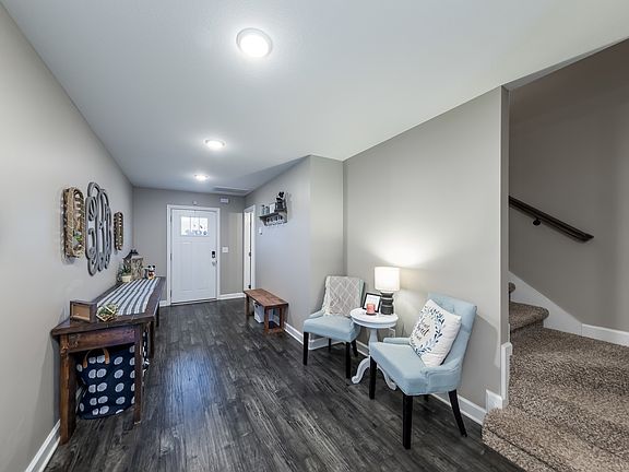 4th image of 557 Medallion Cir