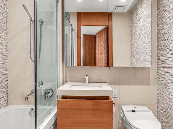 8 River Terrace image 16 of 26