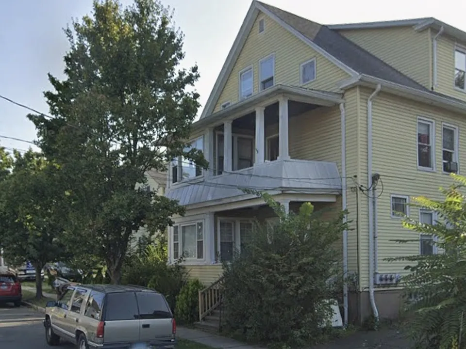 23 Clinton Ave #3