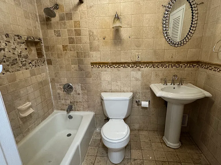 8 N James St — Photo 6