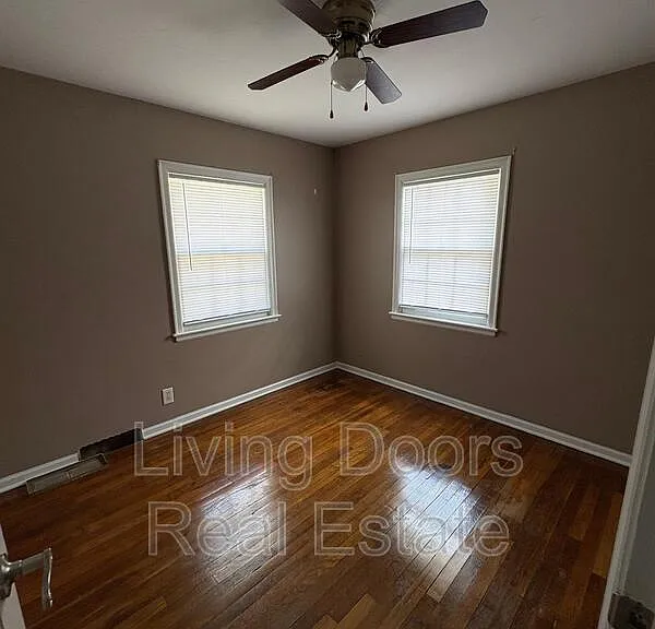 2303 South St — Photo 15
