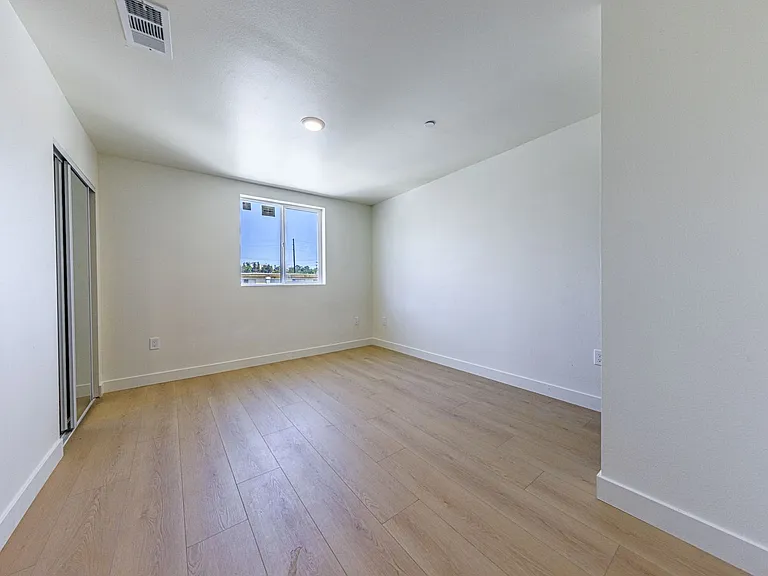 1652 Murchison St — Photo 21