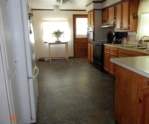 5th image of 5575 W Superior St