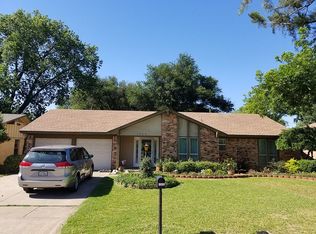 1719 Princeton Dr, Arlington, TX 76015