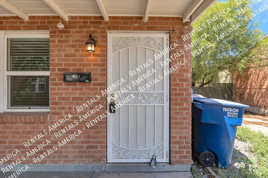 Brand New Listing- 3 bedroom — Photo 3