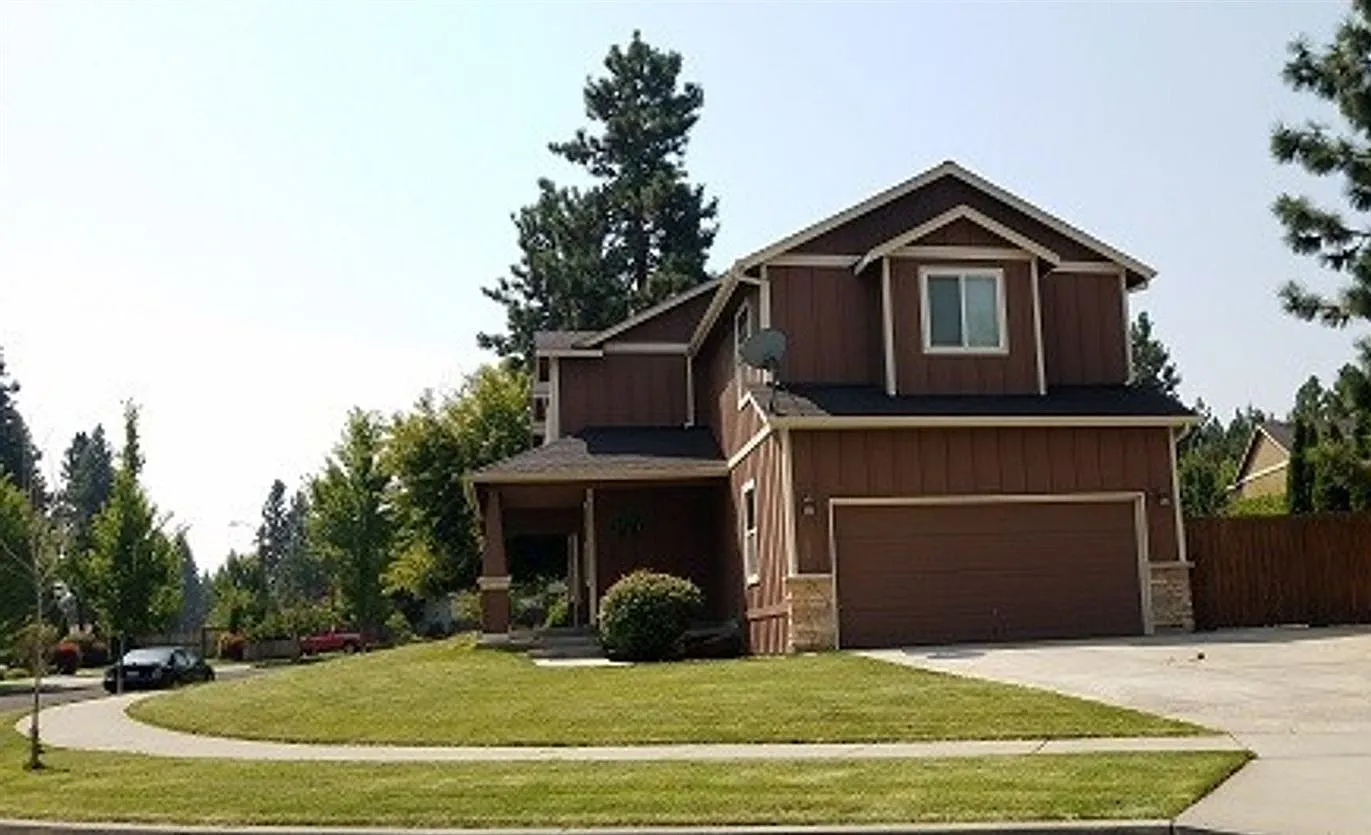 3 bed, 2.5 bath, 2472 sqft, $3,550 — Photo 1