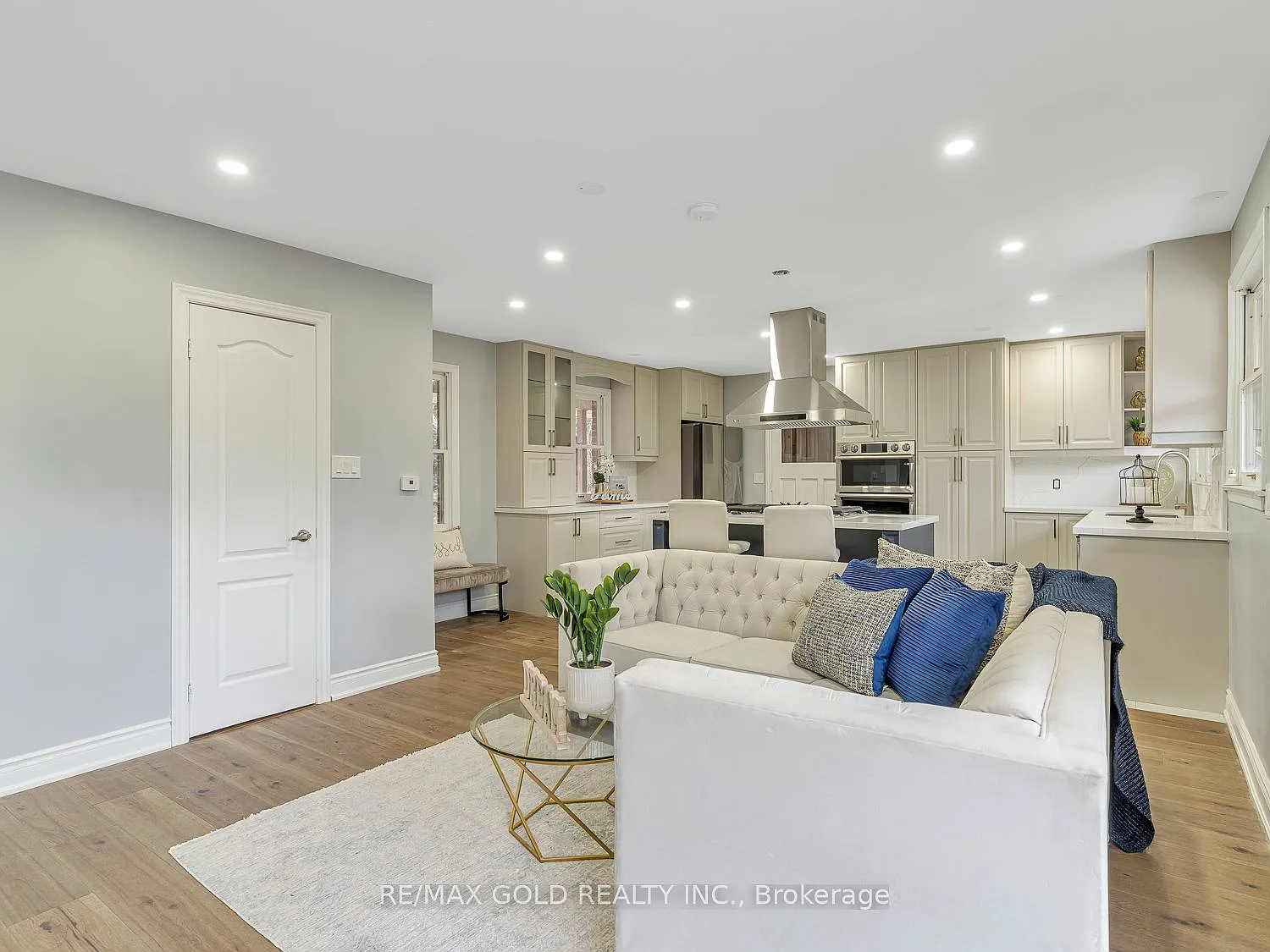 4 bed, $4,000 — Photo 3