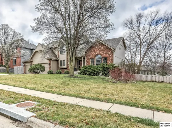 16625 Elm St, Omaha, NE 68130