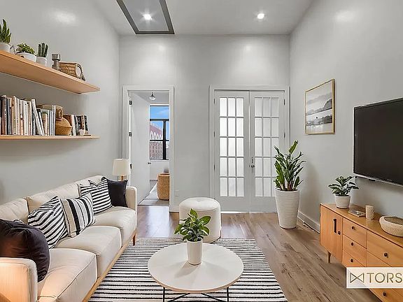 2nd image of 186 Wilson Ave APT 2R