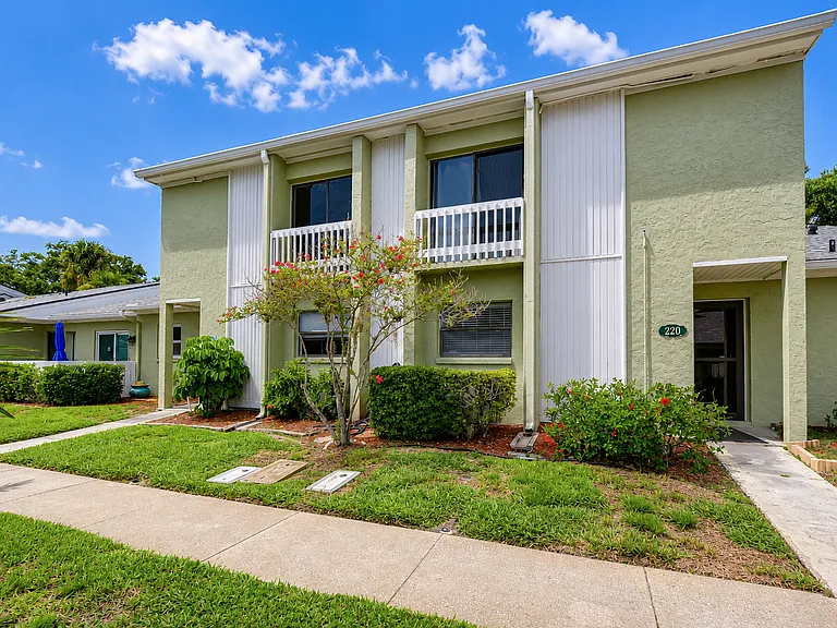 230 Cypress Pl #1 — Photo 1