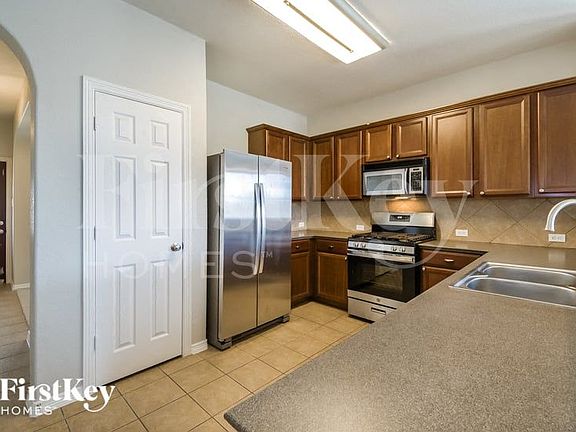 3rd image of 3432 Ivy Arbor Ln