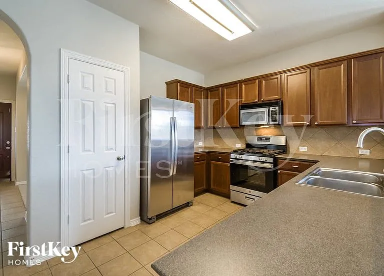 3432 Ivy Arbor Ln — Photo 3