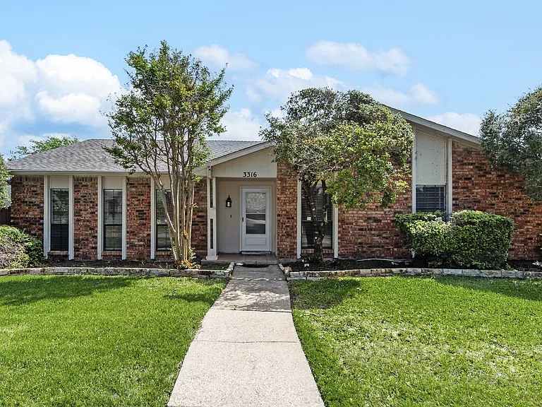 3316A John Muir Ct — Photo 2