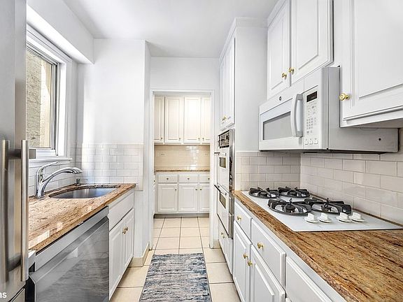5th image of 200 E 78th St #2AG
