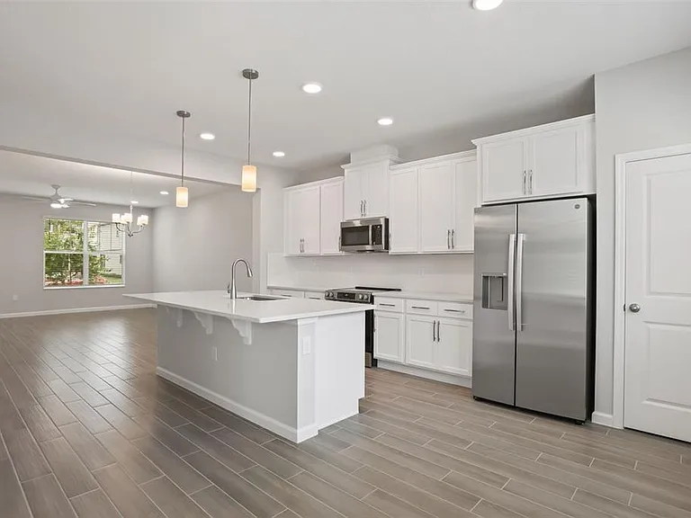 1394 Mount Royal Dr — Photo 7