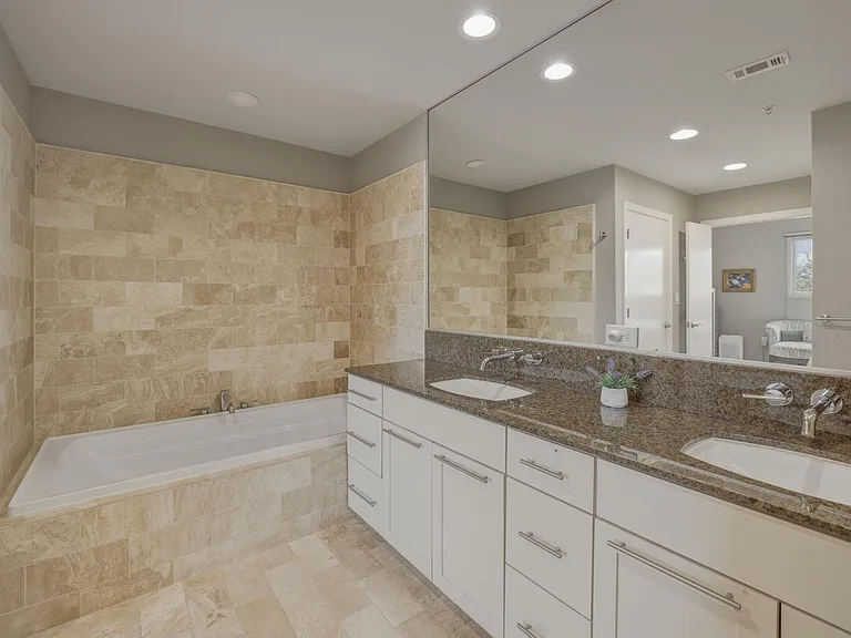1600 Barton Springs Rd #4305 — Photo 15