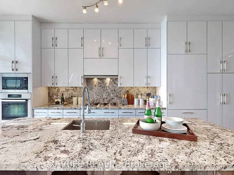 39 Queens Quay E #1208 — Photo 19