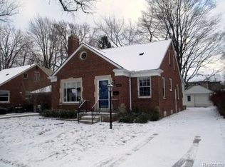10491 Hart Ave, Huntington Woods, MI 48070