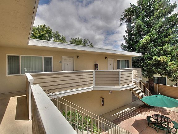 5th image of 278 Tyrella Ave APT 03