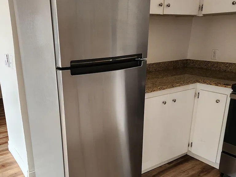 Effortless Living Near the Alaska Junction The Webster Apartments — Photo 32