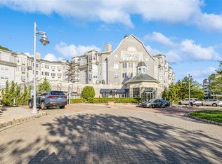 1301 Round Pointe Dr, Haverstraw, NY 10927