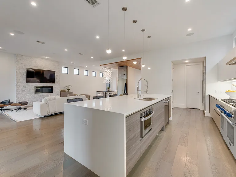 6420 Kenwood Ave — Photo 26