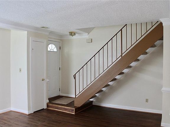3rd image of 1107 Woodenshoe Ct