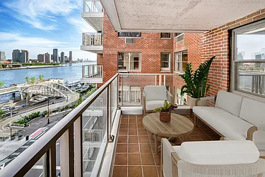 50 Sutton Place South