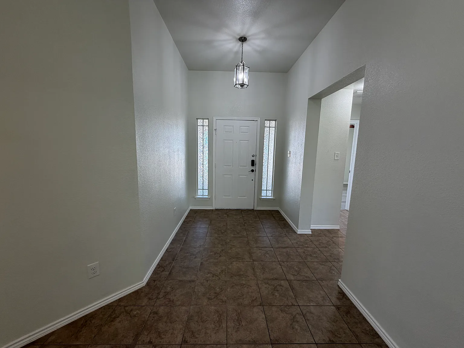 4 bed, 1848 sqft, $1,695 — Photo 3