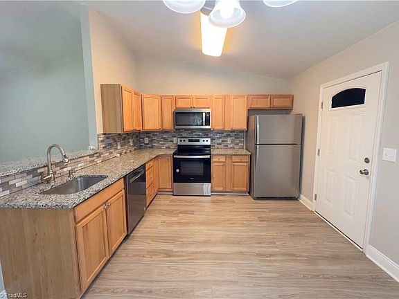 4th image of 314 E Kime Ave
