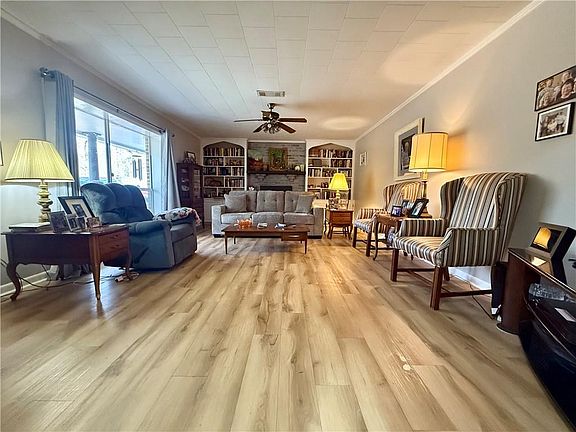 3rd image of 150 Ike Rd