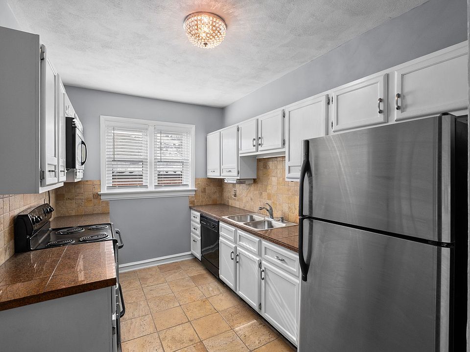 1st image of 705 Westwood Dr Unit 3