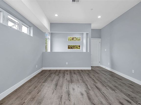 5th image of 1147 Tamarind Ave #1/2